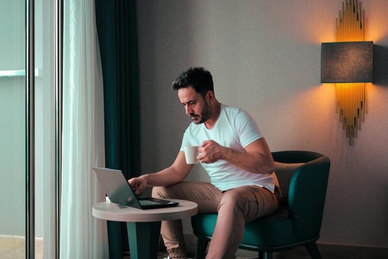 Si la empresa cierra por vacaciones y no tengo derecho a ello